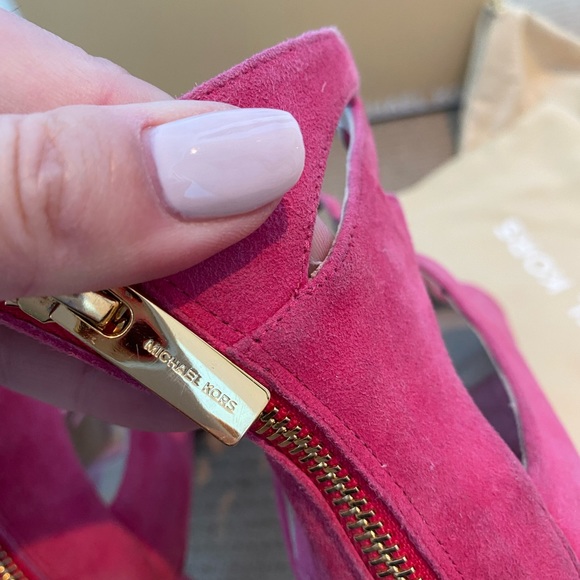 Michael Kors Casey Cutout Sandals - Picture 9 of 12